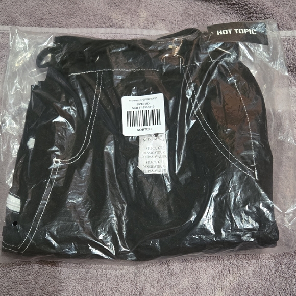 Black and White Cargo Pants with Contrast Stitching - Picture 10 of 10